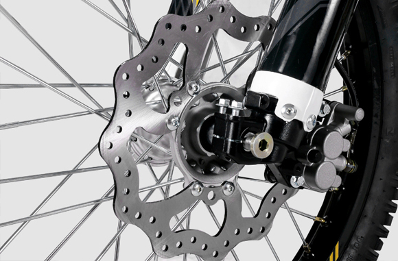 Front & rear disc brakes